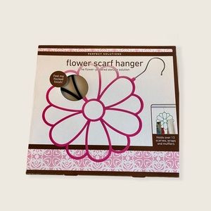Flower shaped Scarf Hanger! NWT